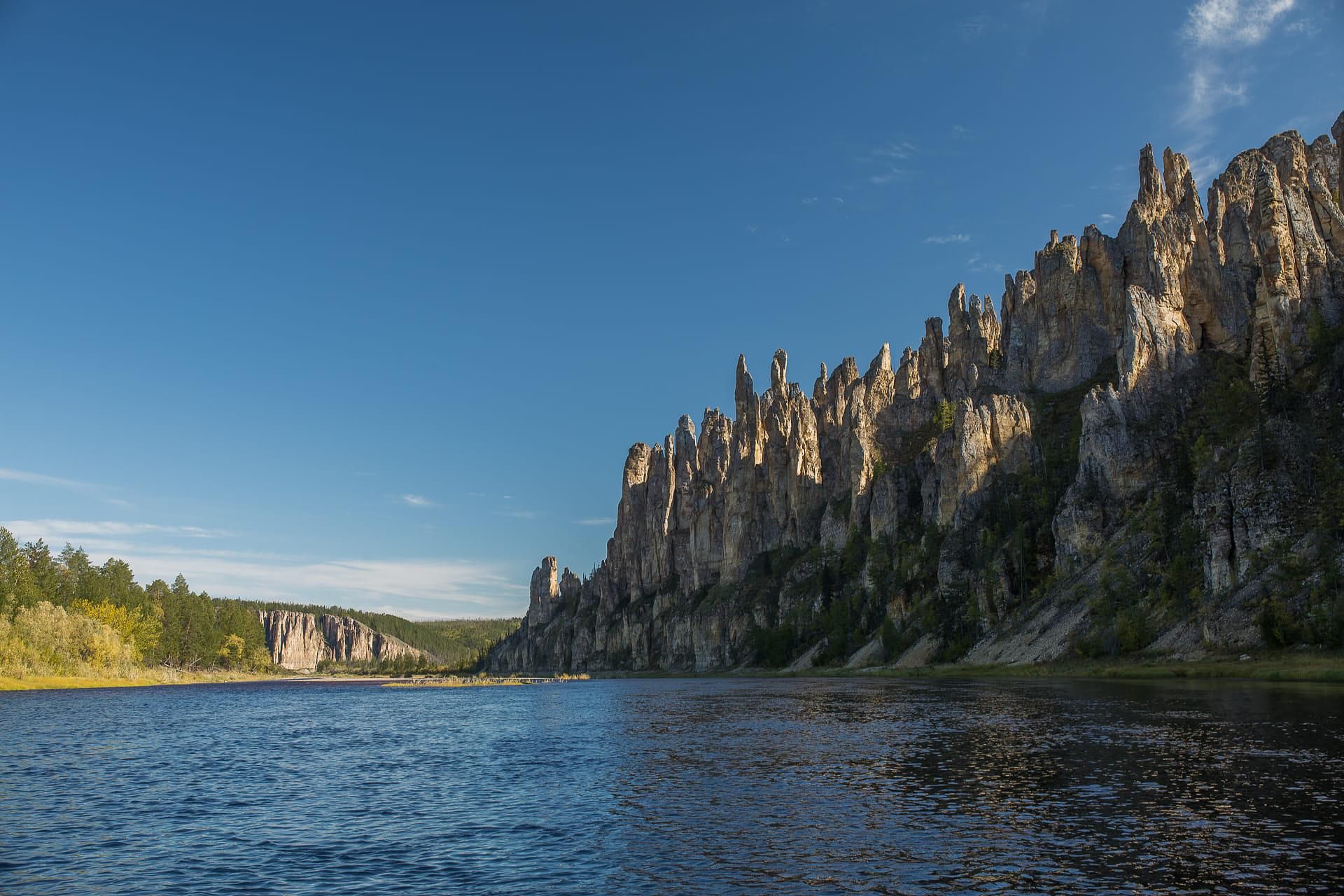 Золотые скалы